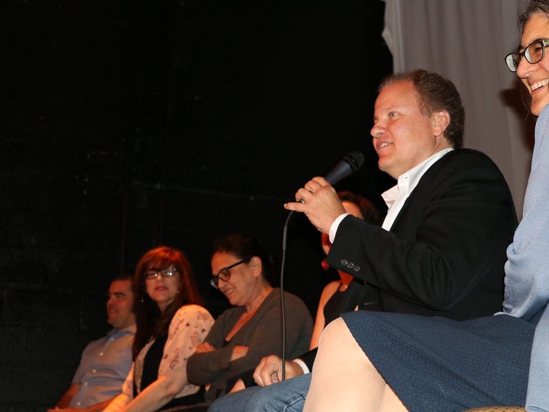 Maurice DiMino addressing an audience